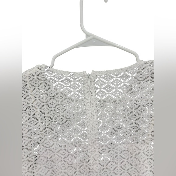 Banana Republic White Lace Eyelet Long Sleeve Blouse with attached cami size XS - Picture 6 of 8